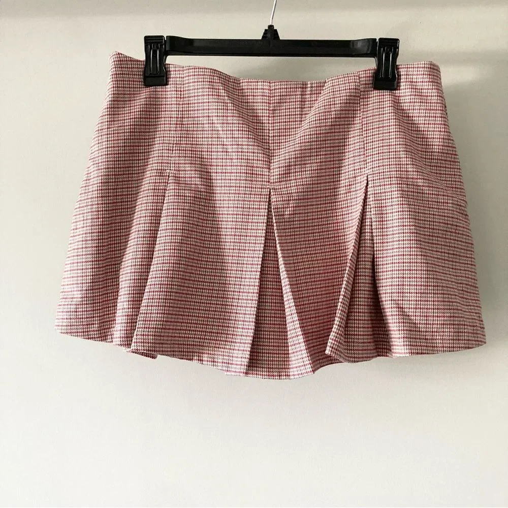 NWT Urban Outfitters pleated‎ mini skirt M
